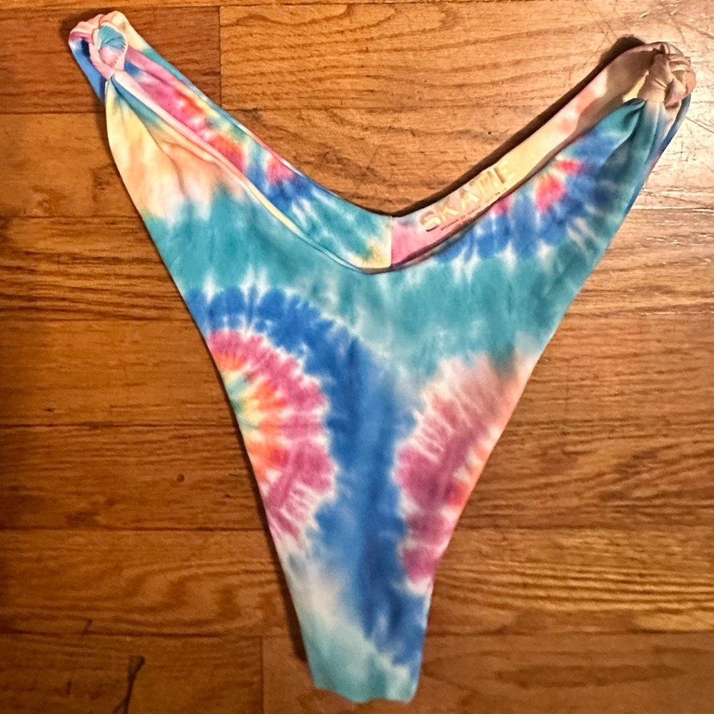 Skatie Swim Bottoms in Kingston: tie dye